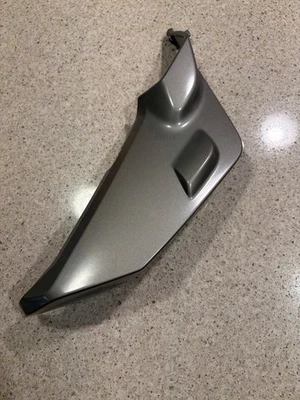 ** Pieza de moldura lateral izquierda BMW K1600 GTL * 4663 7710435 * Foto 1 de 4