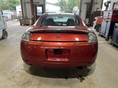 06-08 CUBIERTA PARACHOQUES TRASERO MITSUBISHI ECLIPSE ROJO RAVE P36A Foto 1 de 4