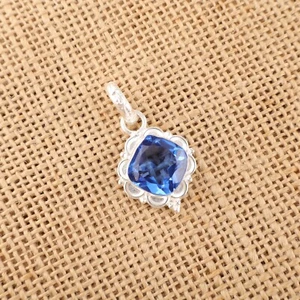 Colgante hecho a mano de plata de ley 925 con piedras preciosas de tanzanita - Imagen 1 de 3