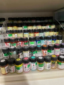 Enorme lotto di forniture artistiche supporti per pittura a vortice inchiostro Alchohal vedi 350 bottiglie (ish) - Foto 1 di 8