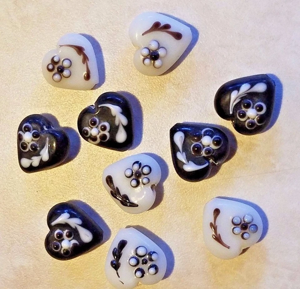 Close-out Sale Ends 12/31 10 Beautiful Black White Flowers Heart Glass Beads - Image 1 of 1