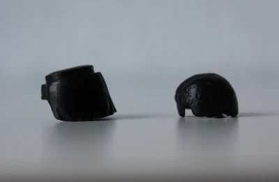 LEGO Minifiguren Zubehör männliches  Haar schwarz 2 Stück kurze Haare - Bild 1 von 4