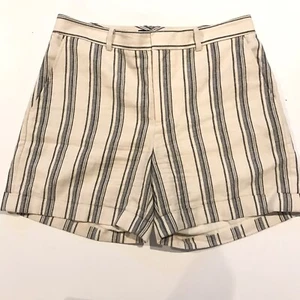 Lauren Ralph Lauren Women's Size 6 Casual Walking Shorts Cream/Black Stripe - Picture 1 of 8