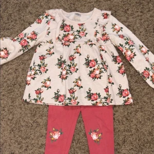 Juego a juego crema y rosa con diseño floral - Imagen 1 de 4