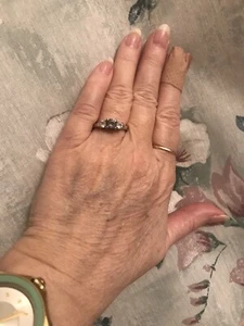 Vint. 3 Stone Ring,Outsides Clear &Center Blue/Purple Rd. Gems, Sz. 8-Silvertone - Picture 1 of 11