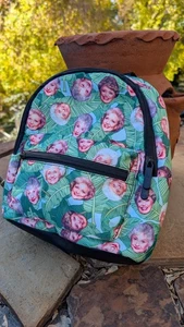 Golden Girls Sitcom Allover Print Mini Rucksack Neu ohne Etikett 11" x 9" x 3,5" - Bild 1 von 9