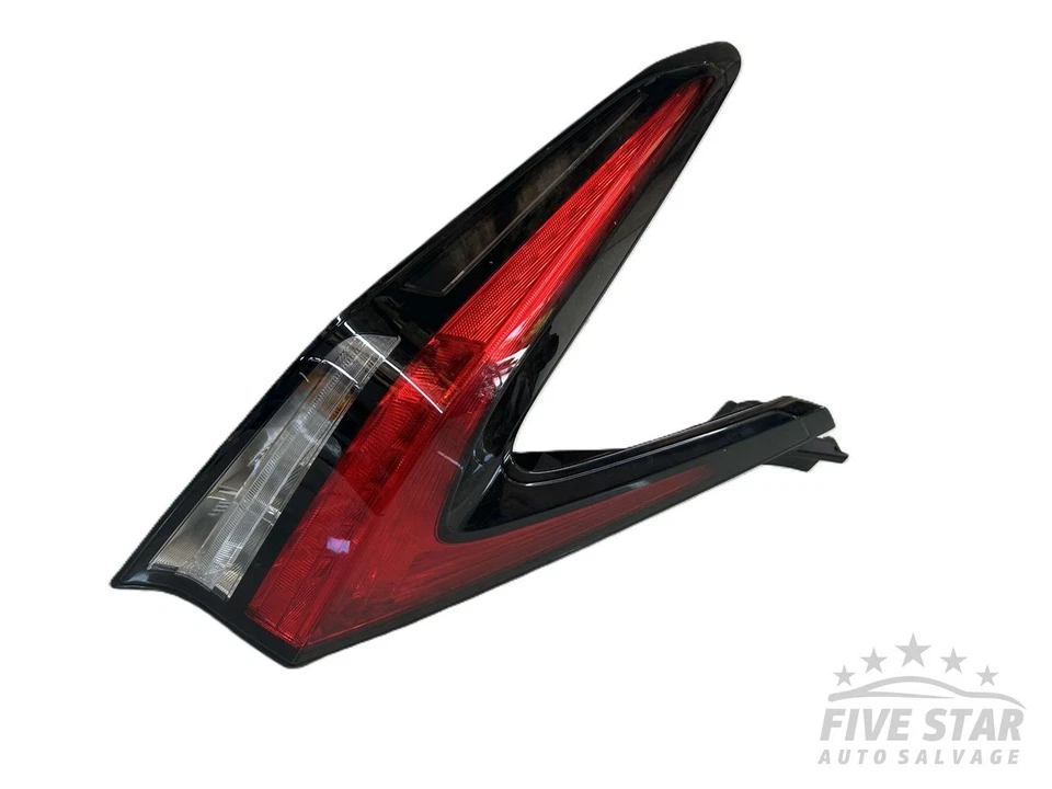 Nissan Leaf Rear Outer Tail Light Left 2022 Hatchback 4/5dr 26555-5SH1A (17-24) - Image 1 of 4