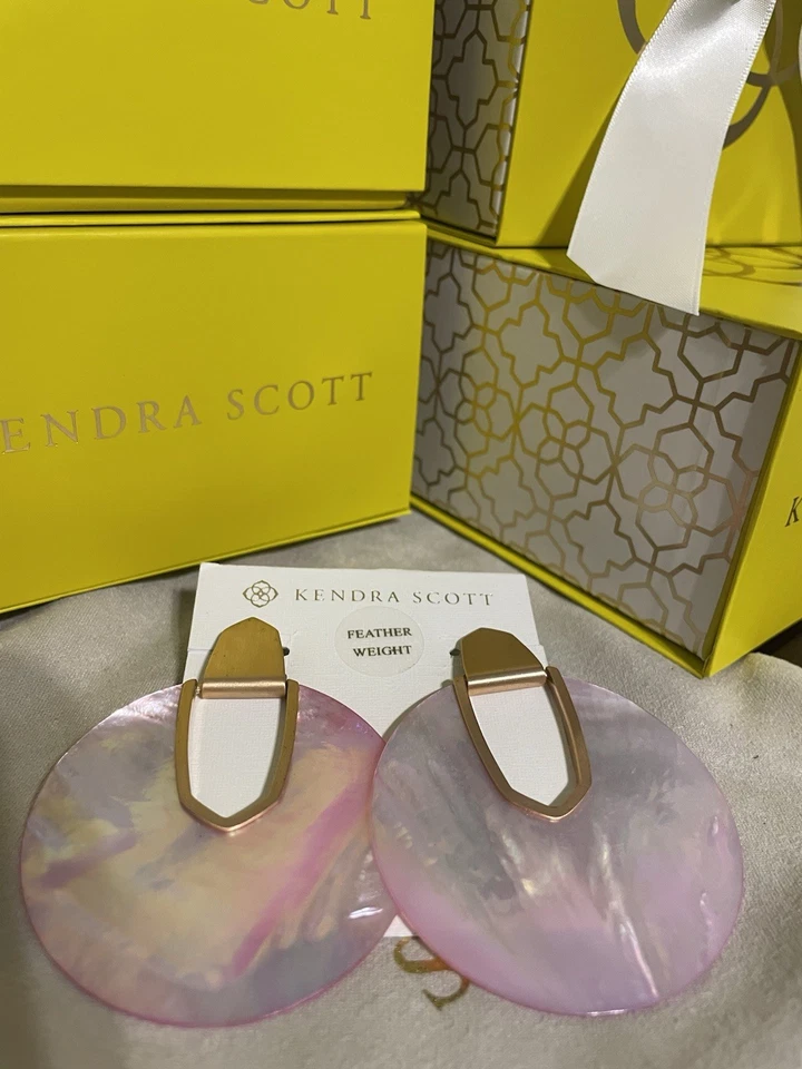 Pendientes Kendra Scott Diane llamativos oro rosa/rubor madreperla Foto 1 de 3