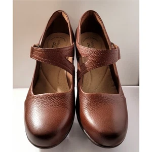 Clarks Collection Shoe Mary Jane Brown Leather 2.25" Heel Women's 7.5M Comfort  - Picture 1 of 7