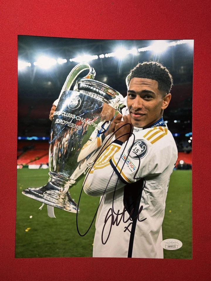 Jude Bellingham Signed  Autographed 8x10 Photo Real Madrid. JSA Coa - Image 1 of 1
