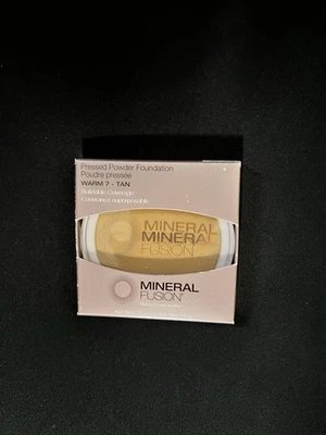 Mineral Fusion - Base en polvo prensada cálida 7 - bronceada - 0,32 oz. Foto 1 de 2