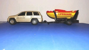 Maisto 3" Diecast  1999 Jeep Grand Cherokee 4x4 With Trailer and Lifeguard Boat - Picture 1 of 8