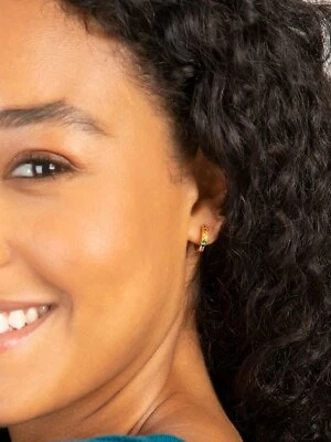 JULES SMITH Aretes de aro pequeño de estrás arcoíris de oro LGBTQ+ NUEVOS Foto 1 de 4