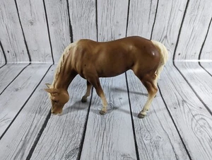 Vintage Breyer Horse Traditional Grazing Mare Palomino Matte Finish #143 - Picture 1 of 9