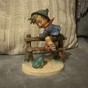 Hummel Figurine "RETREAT TO SAFETY" 201/I TM5 Goebel Germany 1948 - Picture 1 of 3