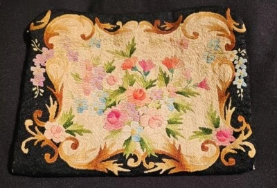 Antiguo bolso sin asas floral bordado muñeca cierre de cremallera Foto 1 de 4