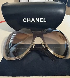 AUTHENTIC VTG CHANEL SHIELD SUNGLASSES+ CASE+ CLOTH #4159 - Picture 1 of 7