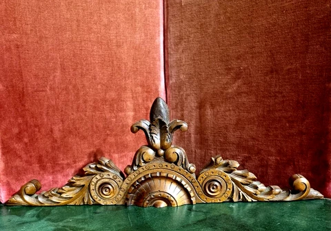 Fleur-de-lis wood carving pediment 22 in - French antiques architectural salvage Cover