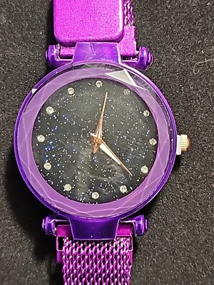 Reloj Analógico Púrpura con Cierre de Banda Magnética Ajustable de Adulto a Niño Talla Foto 1 de 4