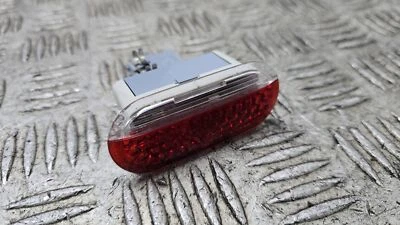 Luz de cortesía puerta Volkswagen Golf MK4 SE 1997-2004 (o/s conductor delantero)  Foto 1 de 4