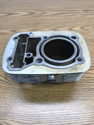 HONDA SHADOW VLX VT600 1991-2007, PARTE CILINDRO TRASERO # 12110-MR1-830 Foto 1 de 4