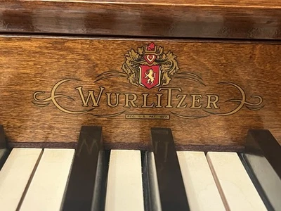 Piano Wurlitzer Spinet Foto 1 de 4