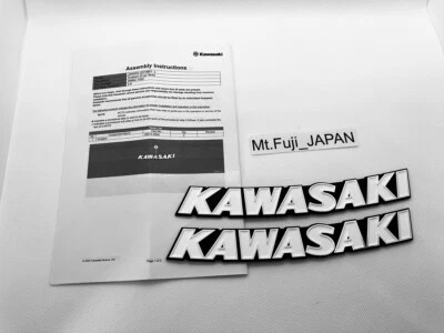 KAWASAKI GENUINO NUEVO 2018 - 2022 Z 900 RS TANQUE INSIGNIA EMBLEMA CONJUNTO 99994-1020 Foto 1 de 4