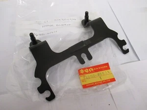 NOS SUZUKI GSX750 SPEEDOMETER TACHOMETER METER MOUNTING BRACKET 34950-45411 - Picture 1 of 3