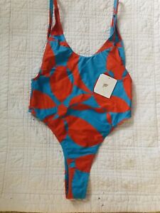 Fabletics Woman’s Small NWT One Piece High-cut Leg Low Back Swimsuit. Classic