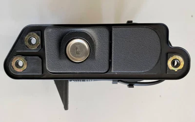 Conjunto de trava de tampa de bota traseira Mercedes-Benz - 220-821-07-51 - Para MBZ W220 S430 e mais - Imagem 1 de 3