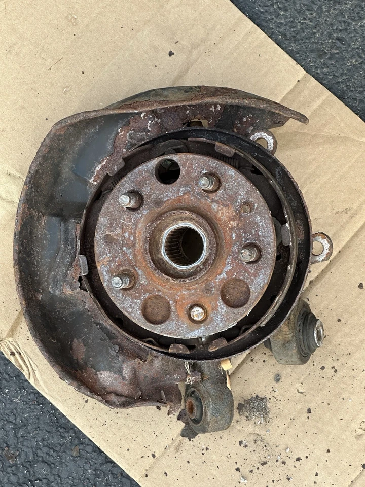 Lexus is300 2001-2005 OEM trasero derecho pasajero rueda lado buje nudillo husillo Foto 1 de 4