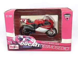 Maisto Troy Bayliss Ducati Desmosedici Race Bike 1:18 Scale Die Cast Signed - Picture 1 of 6