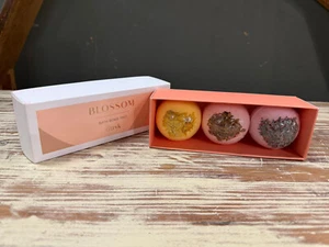 BRAND NEW & SEALED: DUSK - BLOSSOM BATH BOMB TRIO - Picture 1 of 4