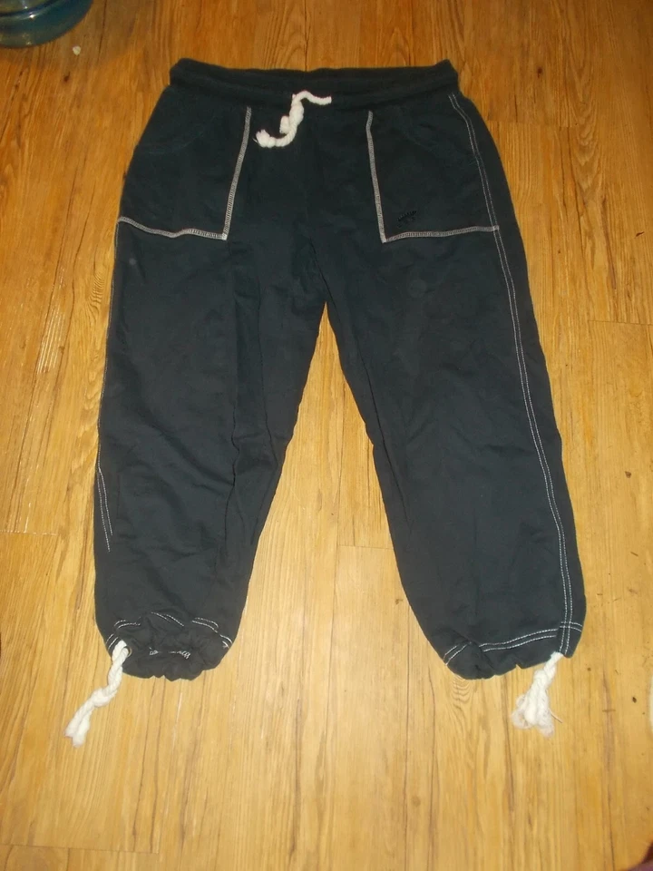 DAMAS Negro TALLA L CAPRI Pantalones Oleg Cassini MARCA se siente como material de camiseta Foto 1 de 1
