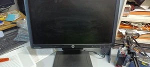 HP LA2006x 20" LCD Monitor DVI,VGA,Display Port - Picture 1 of 7