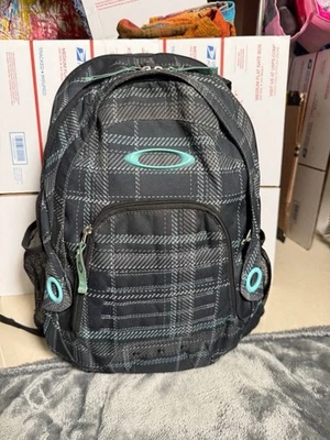 Vintage Oakley Backpack Black/Blue Laptop Storage Y2K Rare Checkered Headphones Foto 1 de 4