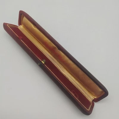 Cofanetto porta orologio International Watch Company in cuoio. Graffi - Imagem 1 de 4