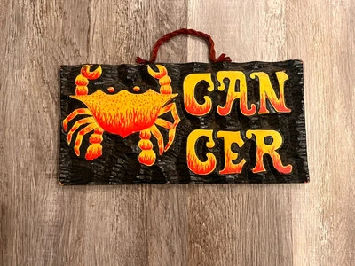 Horóscopo signo del zodiaco de cáncer tallado en madera y placa pintada a mano arte de pared cangrejo Foto 1 de 4