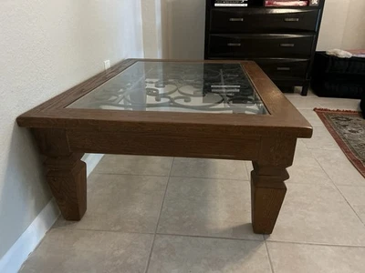 Mesa de centro Ethan Allen de madera maciza muy pesada de 3’ x 4’ Foto 1 de 4