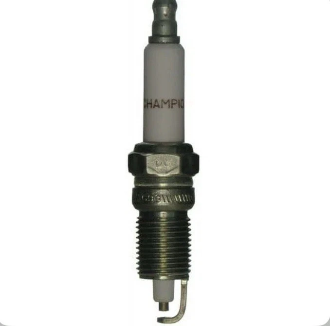 Champion #7020 (RS12PLP) Double Platinum Spark Plug SET OF 4 - Image 1 of 1