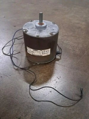 Motor ventilador condensador 5KCP39MFAC15AS D154846P01 de GE, 1/4 hp, 825 rpm Foto 1 de 4