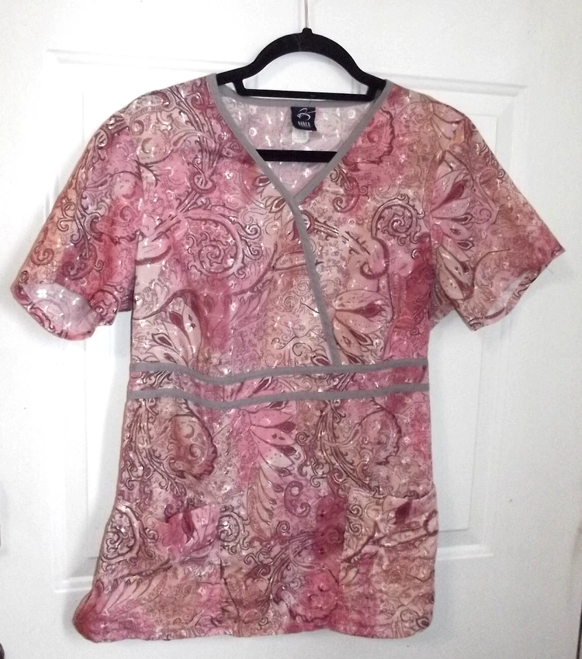 Barco Womens Scrub Sz M  Pink  Floral V Neck B140 - Image 1 of 1
