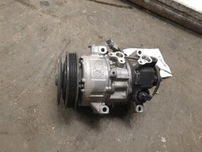 Conjunto de compresor de aire acondicionado Toyota Yaris 2007-2013 OEM Foto 1 de 4