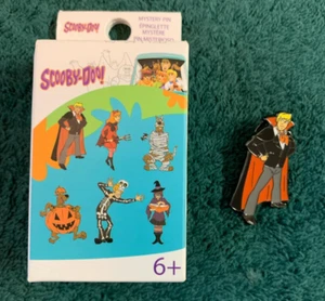 Scooby-Doo! Halloween Costume Blind Box Enamel Pin -Fred SCOOBY DOO - Picture 1 of 2
