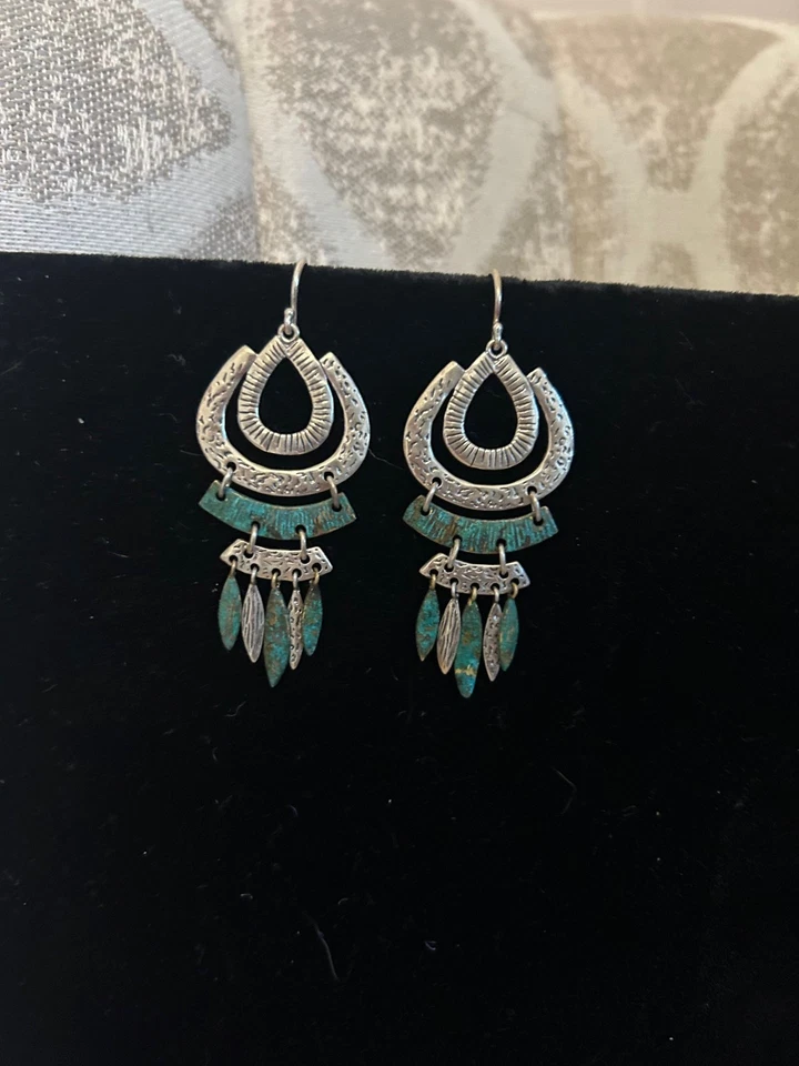 Pendientes recortados de pátina de plata de ley Silpada W2836 2,0" colgar (87a) Foto 1 de 1