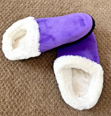 MUJER/ADOLESCENTE Talla 8 NUEVO SIN CAJA ZAPATILLAS CÓMODAS DE FELPA MORADAS - ¡OFERTA! Foto 1 de 3