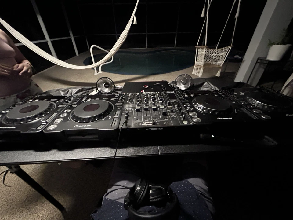 Paquete Pioneer Foto 1 de 1