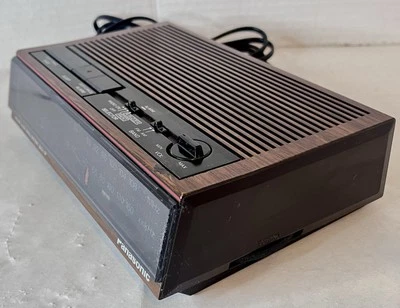 Vintage Panasonic RC-6065 AM/FM Alarm Clock Radio Wood Grain TESTED & WORKS! - Image 1 of 4