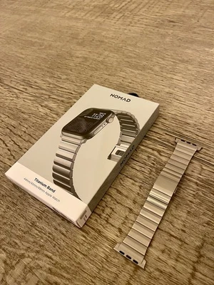 Correa Nomad Titanium V2 2021 BANDA para Apple Watch SERIE - 42/44/45/49 - PLATEADA Foto 1 de 4