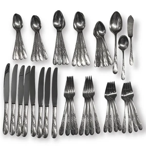Bridal Wreath Silverplate Oneida Community Tudor Plate 50 pc Flatware Set, 1950 - Picture 1 of 1